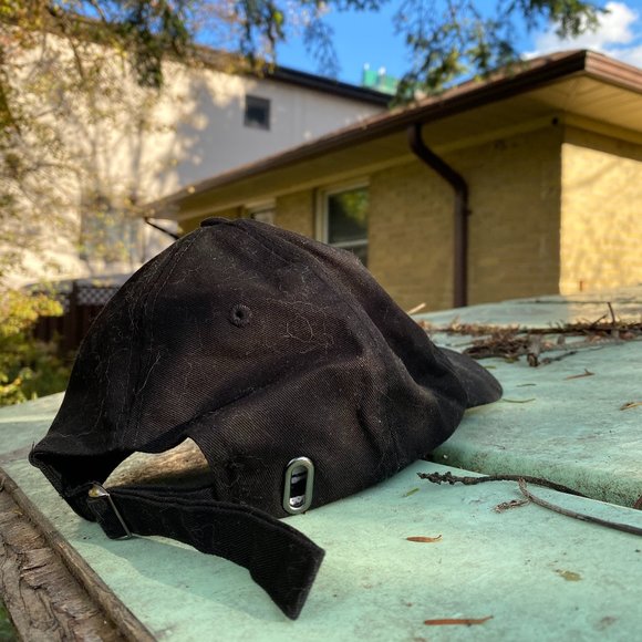 Alien Hat (dad-style cap) with adjustable buckle - Picture 3 of 4